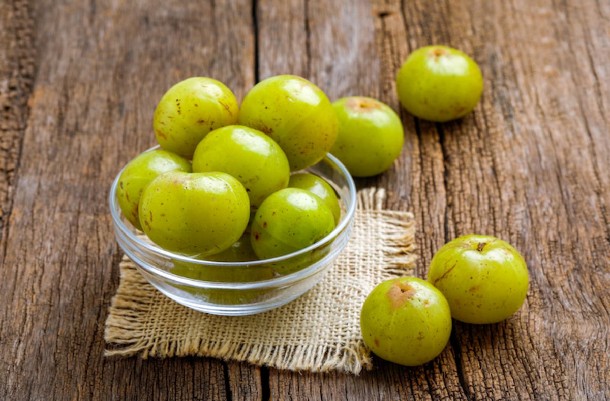 Acidity can be cured easily by improving the digestive system. Amla is rich in fiber and Vitamin C, which helps to improve digestion and cure acidity.